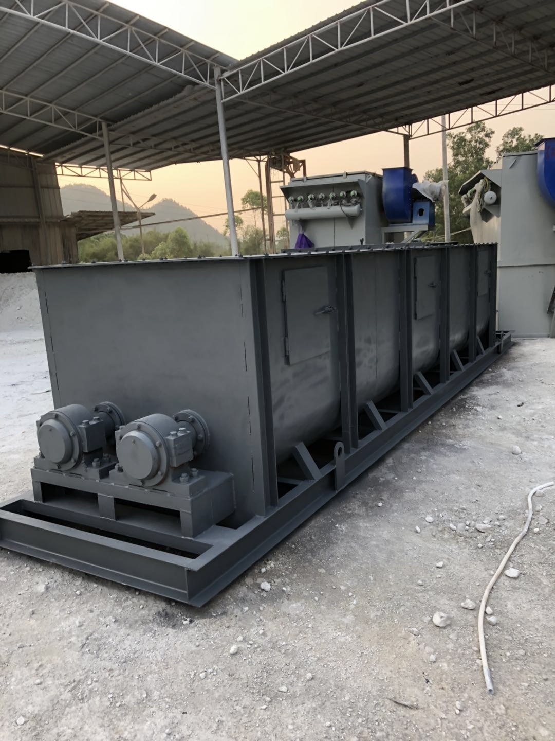 氫氧化鈣設(shè)備安裝現(xiàn)場(chǎng)